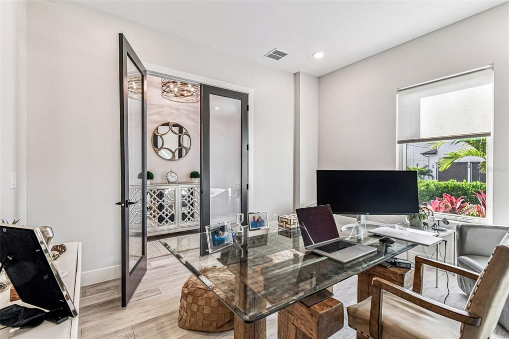 En Venta: $1,365,000 (4 camas, 3 baños, 2780 Pies cuadrados)