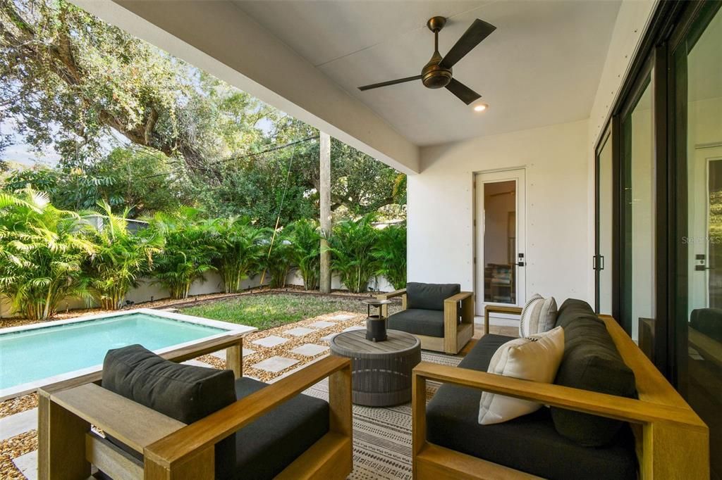 En Venta: $1,365,000 (4 camas, 3 baños, 2780 Pies cuadrados)