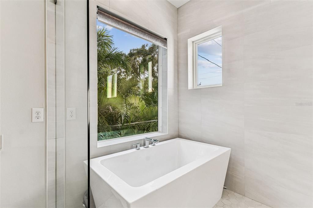 En Venta: $1,365,000 (4 camas, 3 baños, 2780 Pies cuadrados)