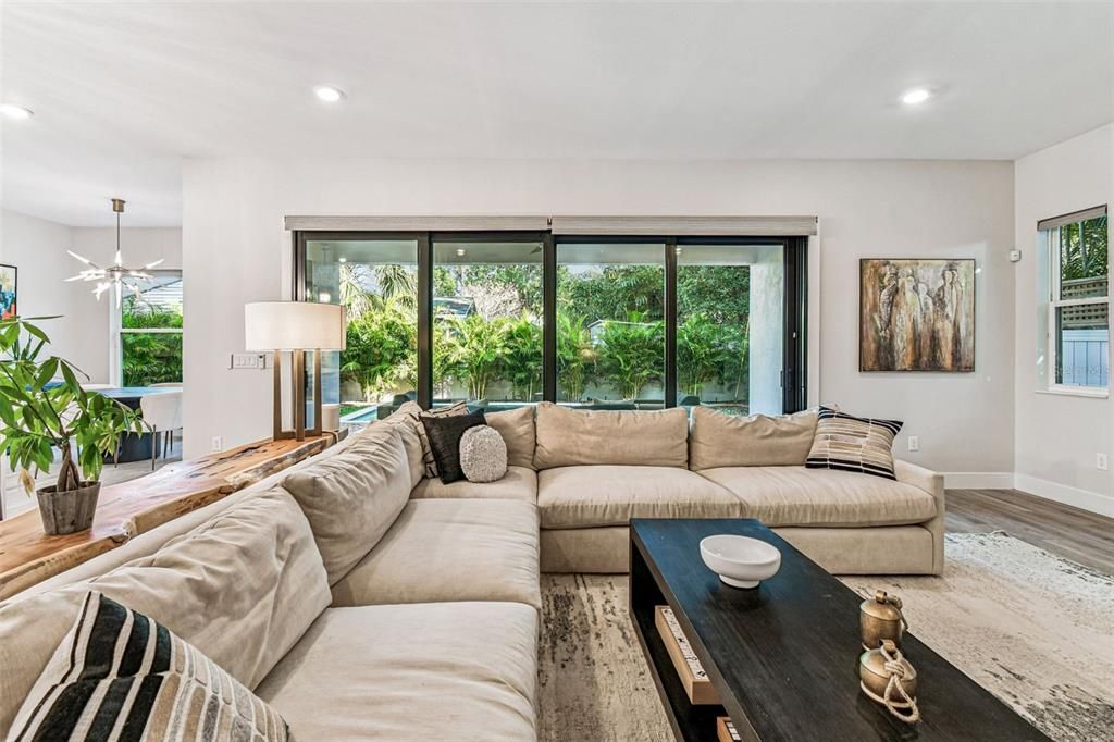 En Venta: $1,365,000 (4 camas, 3 baños, 2780 Pies cuadrados)