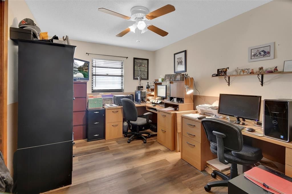 На продажу: $310,000 (3 спален, 2 ванн, 1271 Квадратных фут)