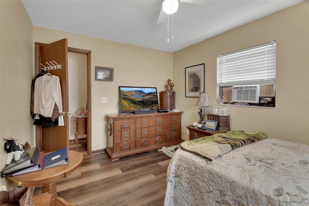 На продажу: $310,000 (3 спален, 2 ванн, 1271 Квадратных фут)