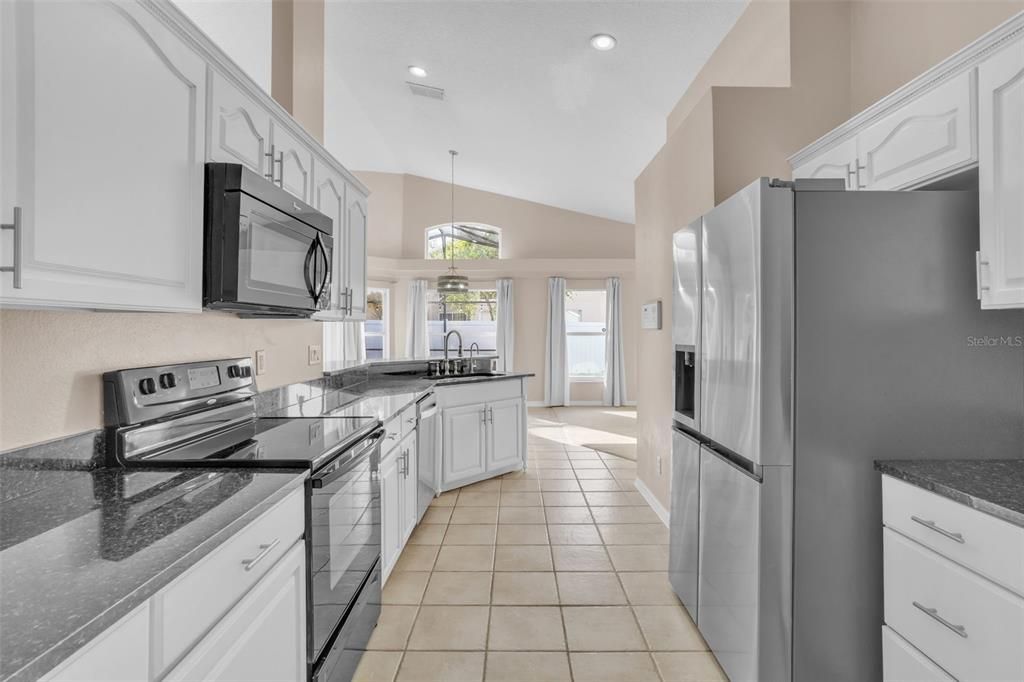 For Sale: $575,000 (4 beds, 2 baths, 1981 Square Feet)