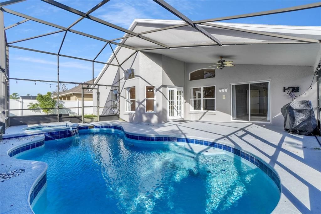 For Sale: $575,000 (4 beds, 2 baths, 1981 Square Feet)