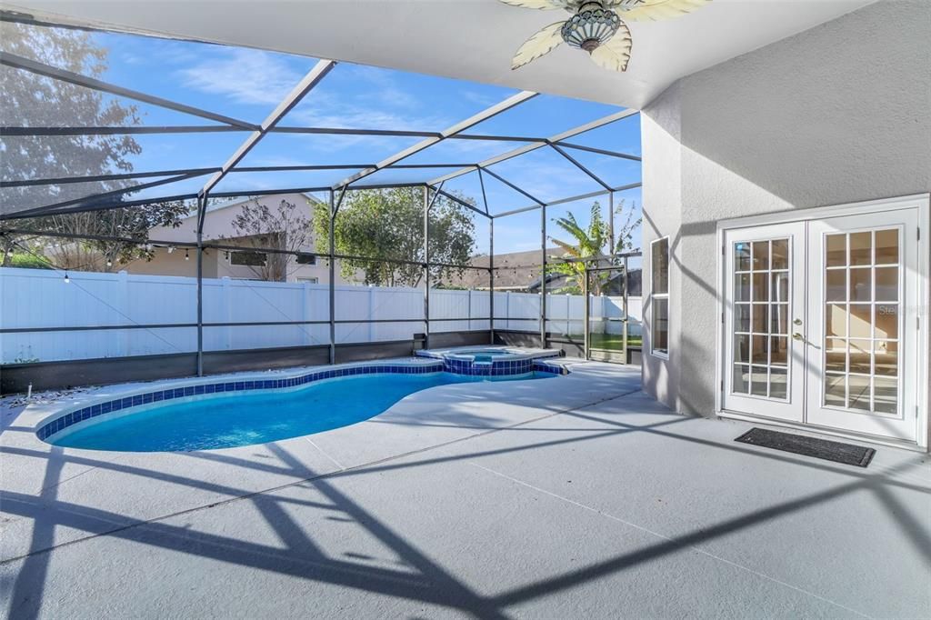 For Sale: $575,000 (4 beds, 2 baths, 1981 Square Feet)