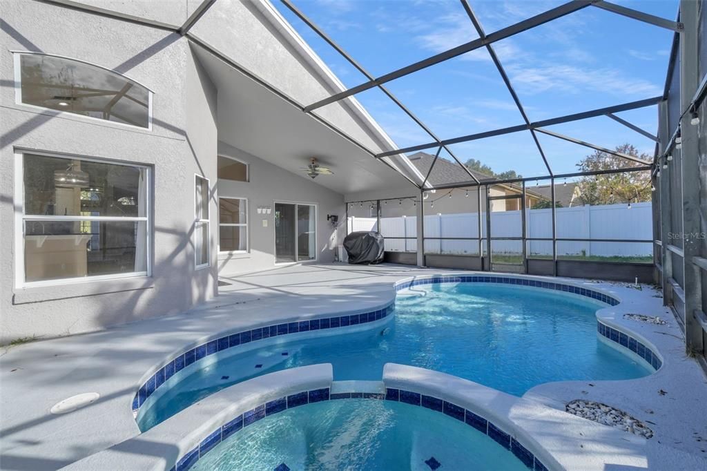 For Sale: $575,000 (4 beds, 2 baths, 1981 Square Feet)