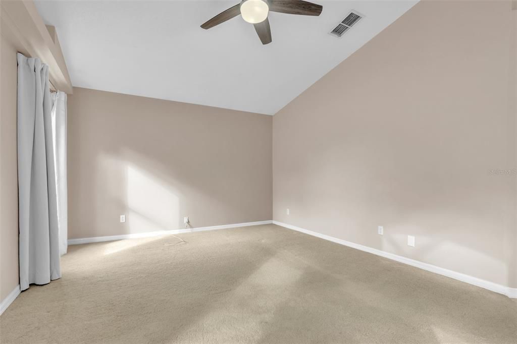 For Sale: $575,000 (4 beds, 2 baths, 1981 Square Feet)