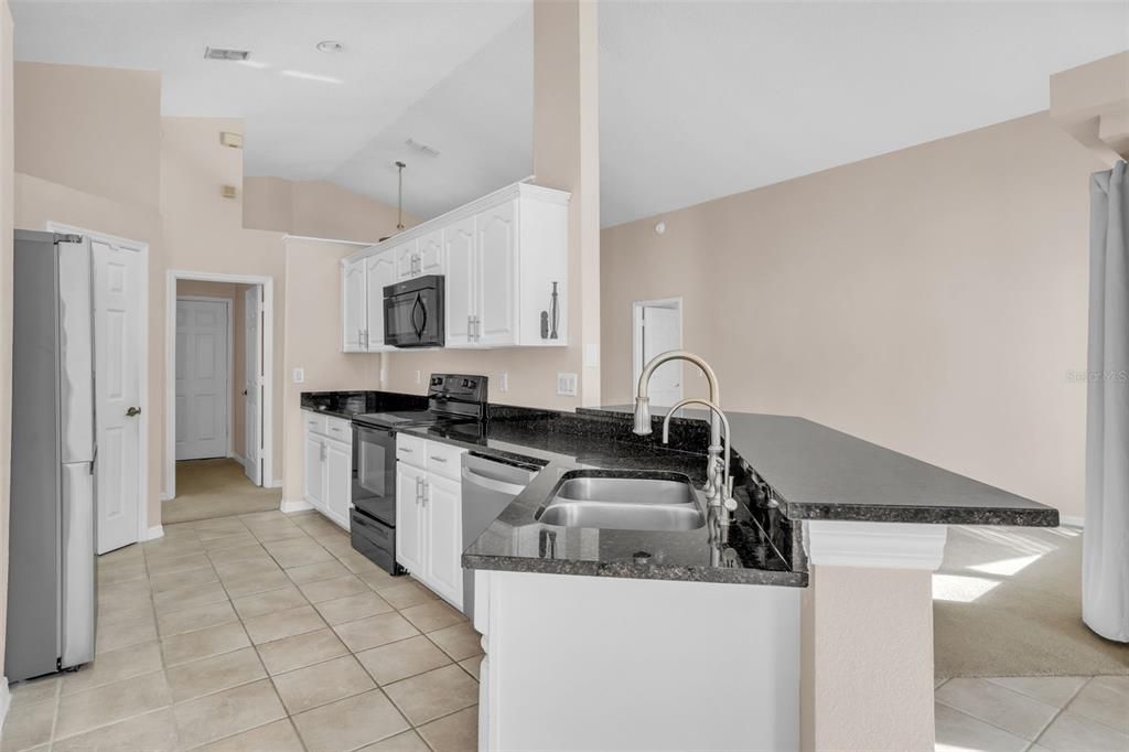 For Sale: $575,000 (4 beds, 2 baths, 1981 Square Feet)