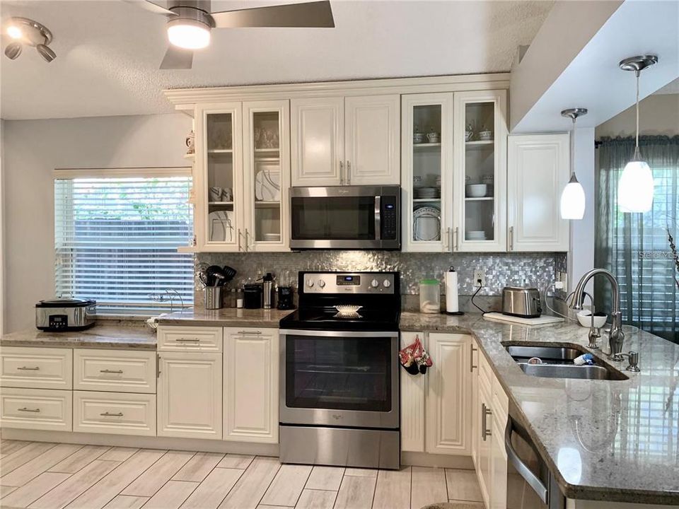 For Sale: $424,950 (3 beds, 2 baths, 1551 Square Feet)