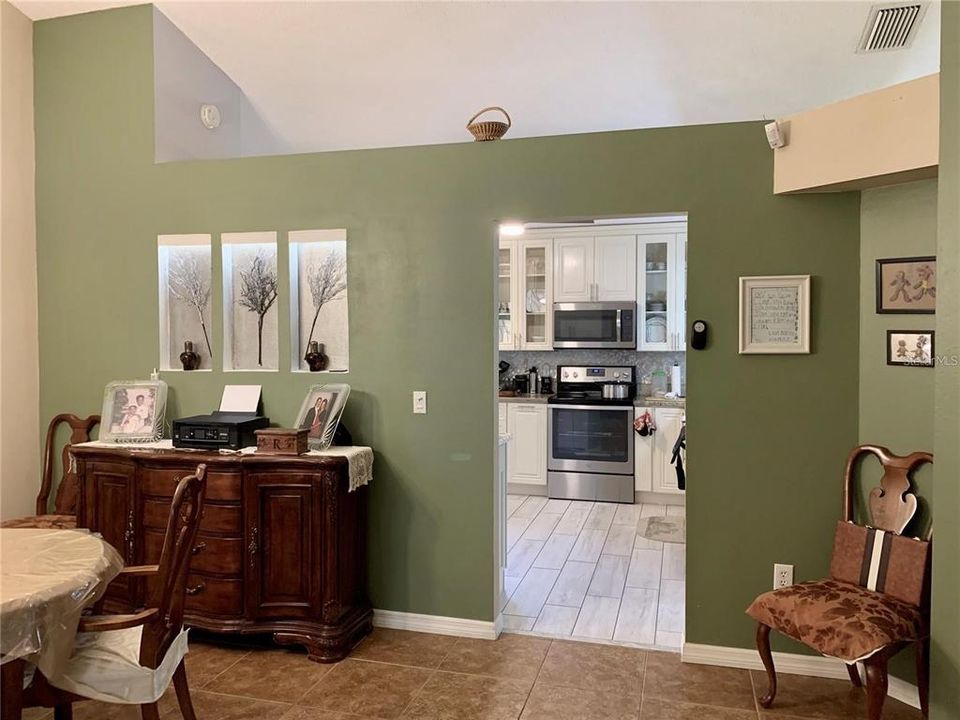 For Sale: $424,950 (3 beds, 2 baths, 1551 Square Feet)