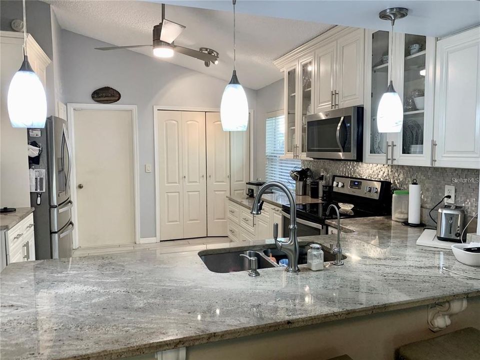 For Sale: $424,950 (3 beds, 2 baths, 1551 Square Feet)