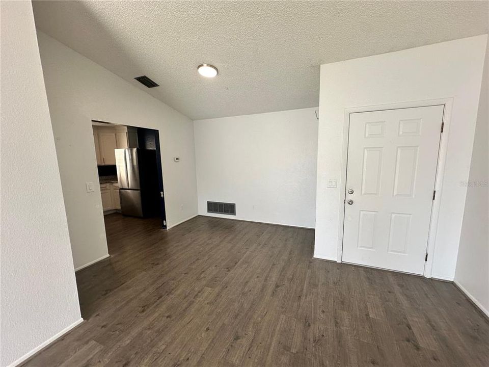 For Sale: $375,000 (3 beds, 2 baths, 1231 Square Feet)