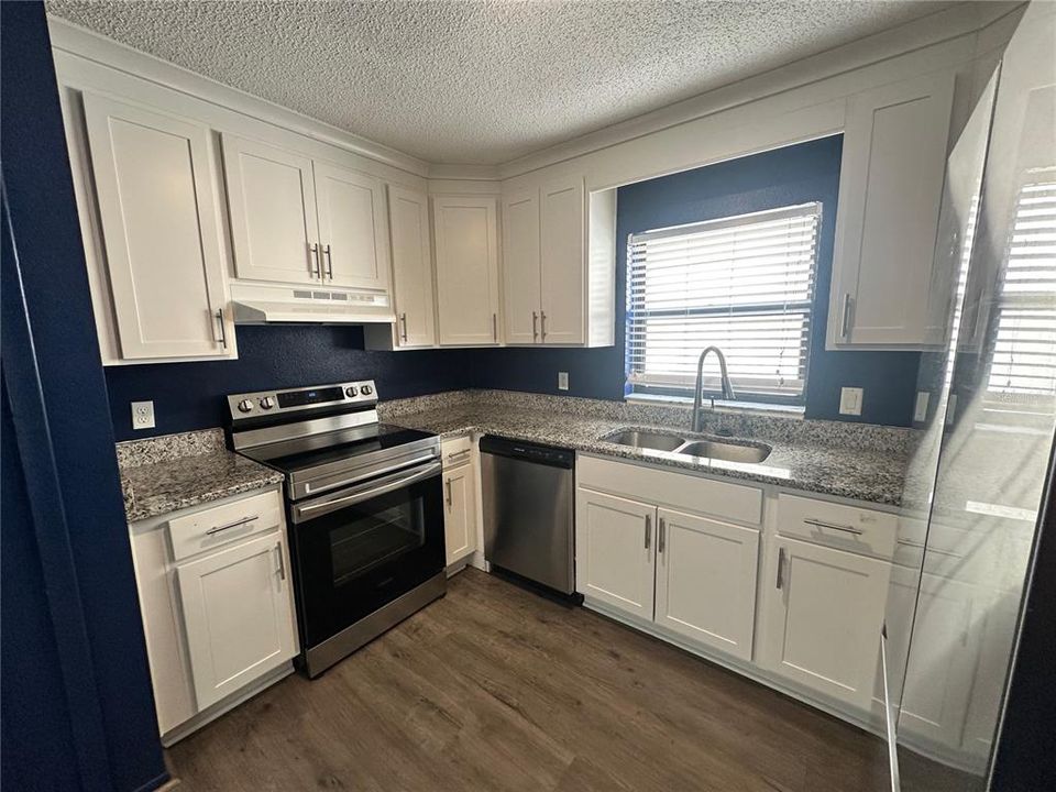 For Sale: $375,000 (3 beds, 2 baths, 1231 Square Feet)