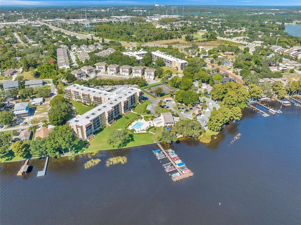 For Sale: $229,000 (2 beds, 2 baths, 970 Square Feet)