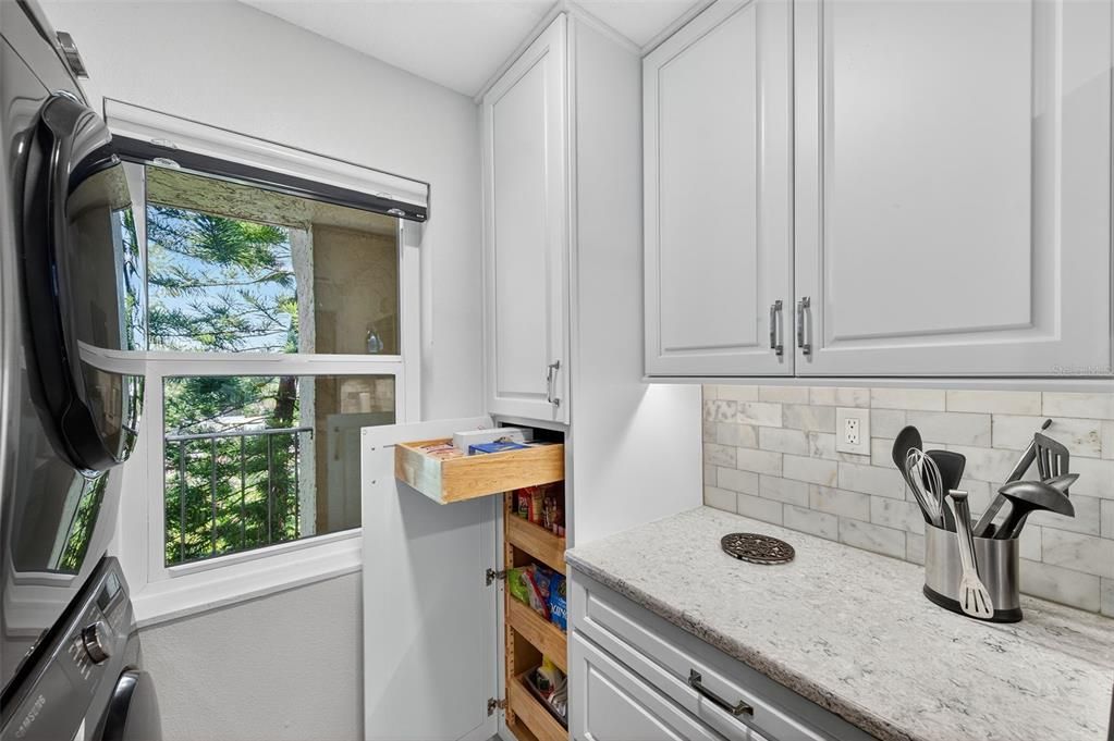 For Sale: $229,000 (2 beds, 2 baths, 970 Square Feet)