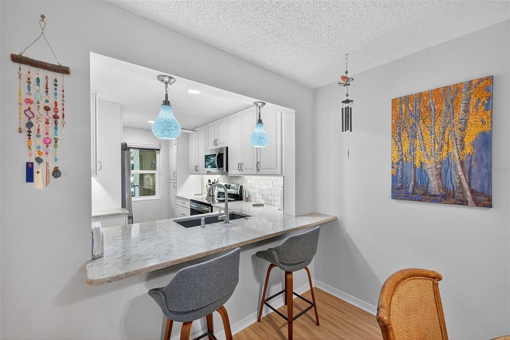 For Sale: $229,000 (2 beds, 2 baths, 970 Square Feet)