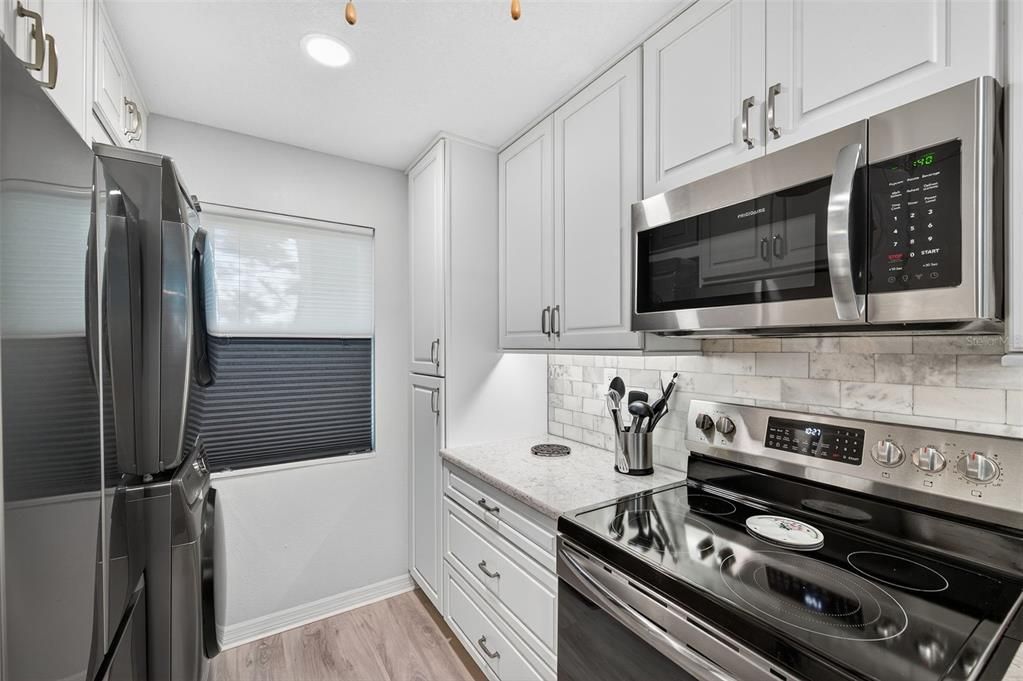 For Sale: $229,000 (2 beds, 2 baths, 970 Square Feet)