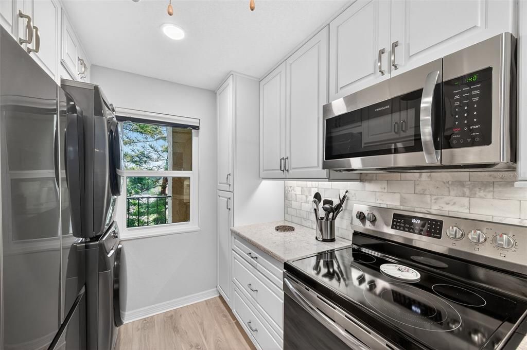 For Sale: $229,000 (2 beds, 2 baths, 970 Square Feet)