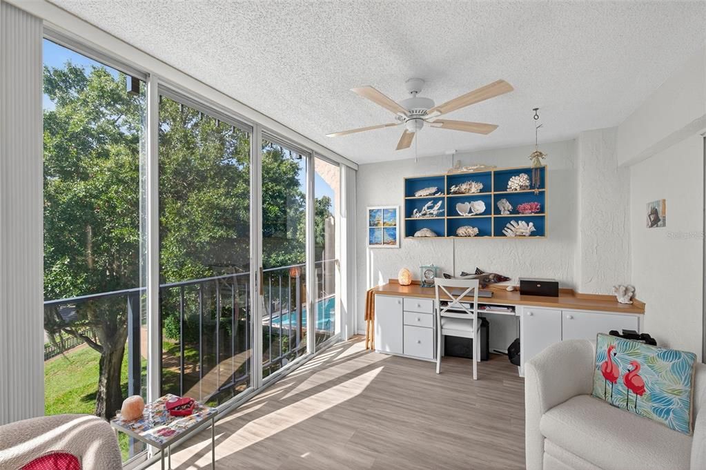 For Sale: $229,000 (2 beds, 2 baths, 970 Square Feet)