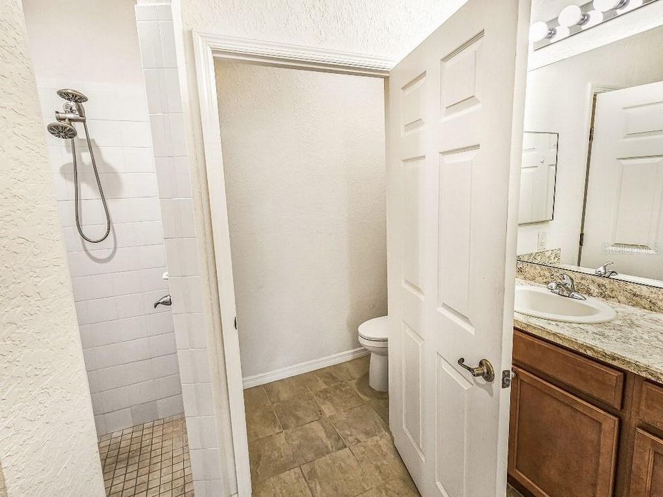 For Sale: $229,000 (2 beds, 2 baths, 1329 Square Feet)