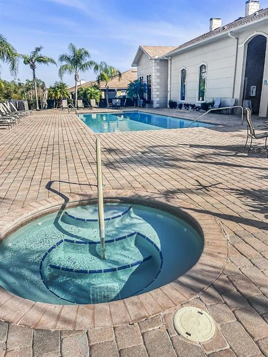 For Sale: $229,000 (2 beds, 2 baths, 1329 Square Feet)