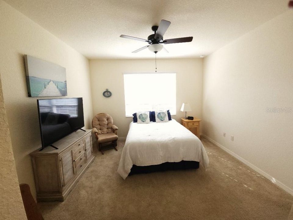 For Sale: $229,000 (2 beds, 2 baths, 1329 Square Feet)