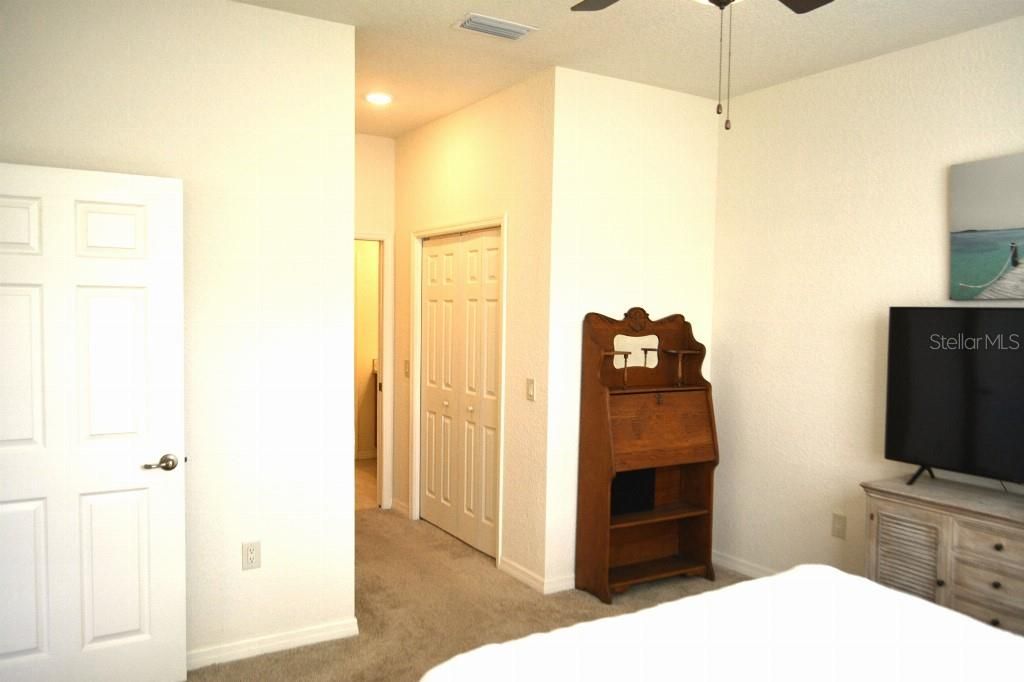 For Sale: $229,000 (2 beds, 2 baths, 1329 Square Feet)