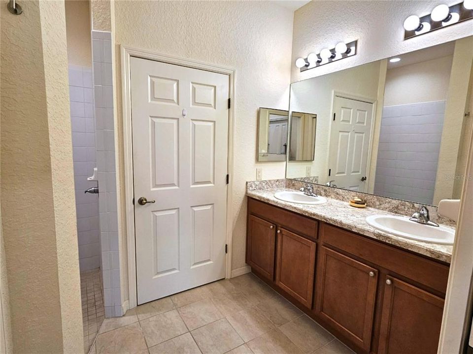 For Sale: $229,000 (2 beds, 2 baths, 1329 Square Feet)