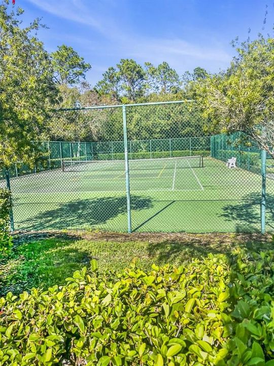 For Sale: $229,000 (2 beds, 2 baths, 1329 Square Feet)