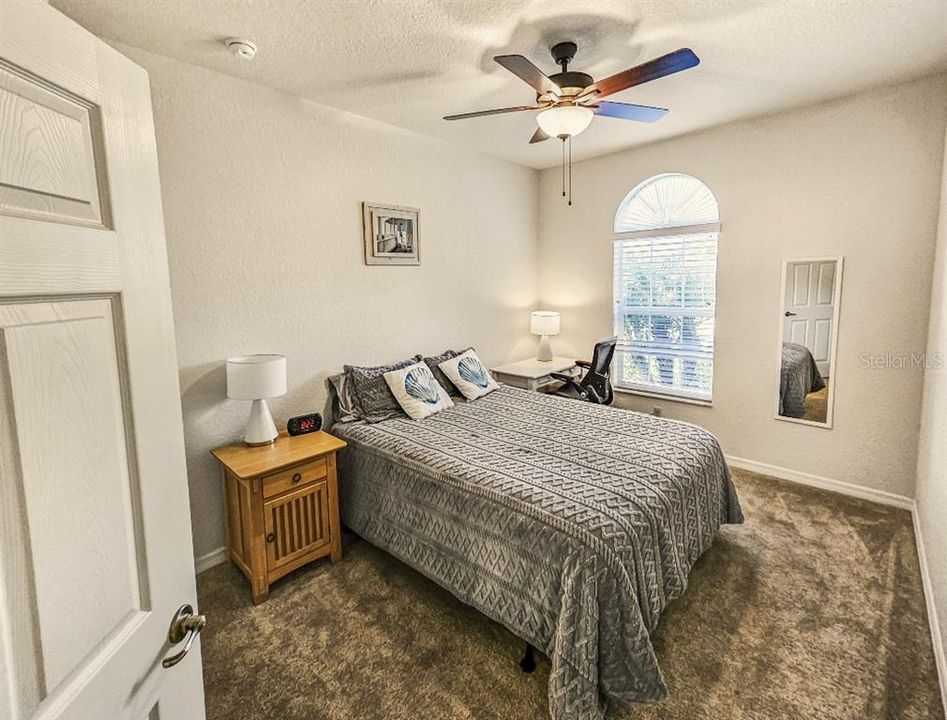 For Sale: $229,000 (2 beds, 2 baths, 1329 Square Feet)