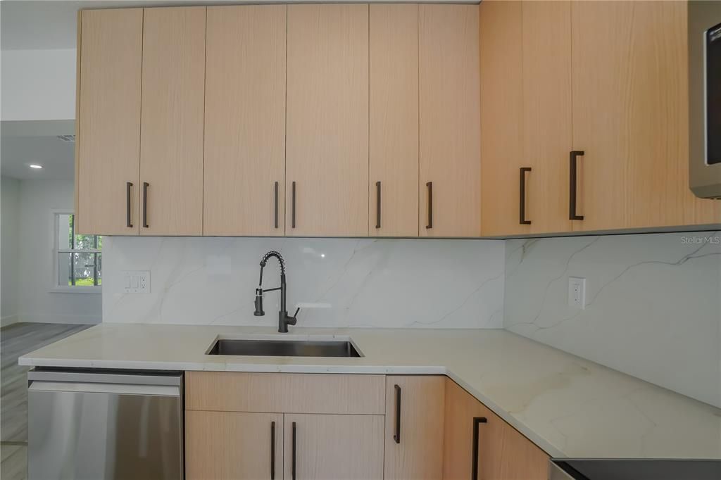 En Venta: $375,000 (3 camas, 2 baños, 1699 Pies cuadrados)