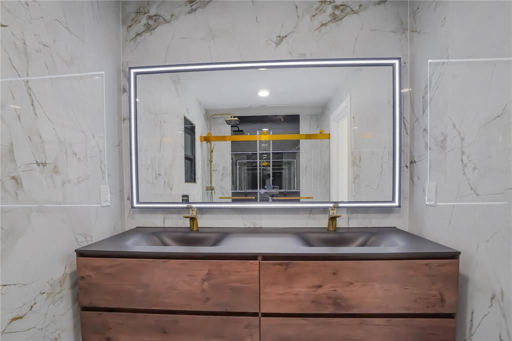 En Venta: $375,000 (3 camas, 2 baños, 1699 Pies cuadrados)