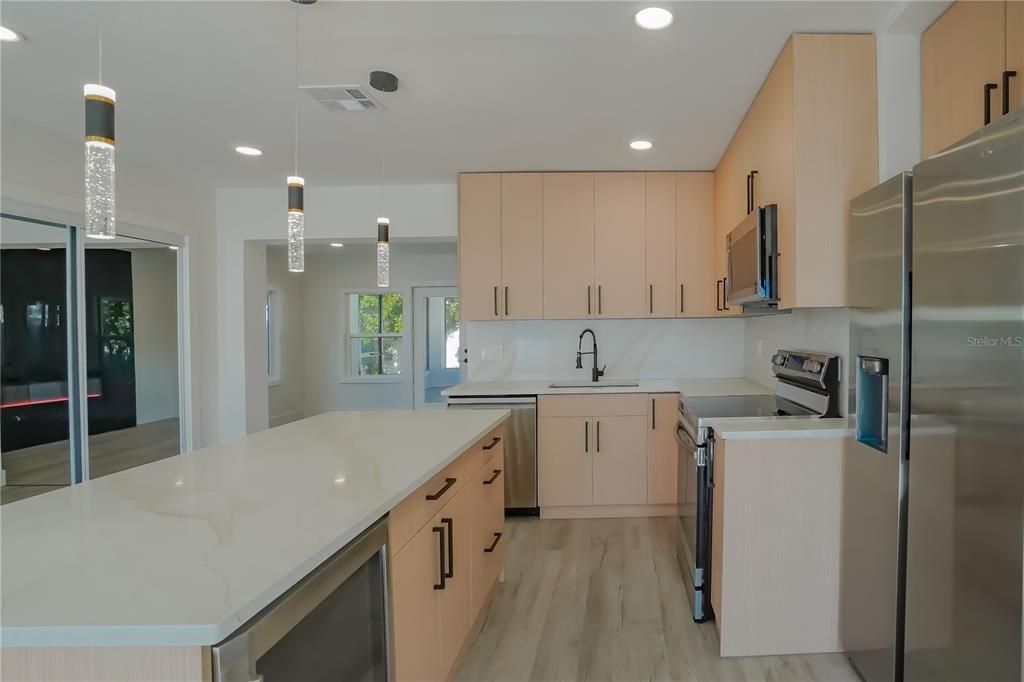 En Venta: $375,000 (3 camas, 2 baños, 1699 Pies cuadrados)