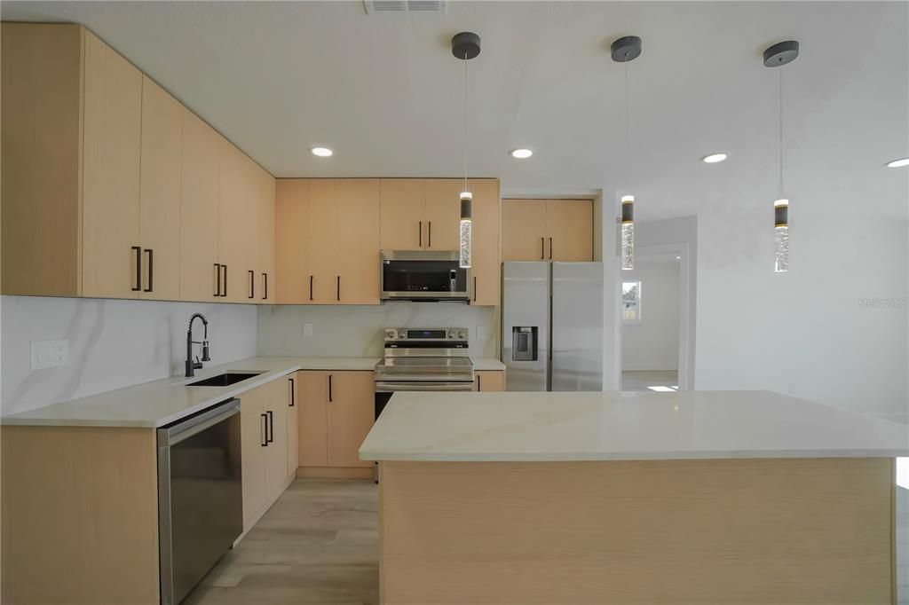 En Venta: $375,000 (3 camas, 2 baños, 1699 Pies cuadrados)