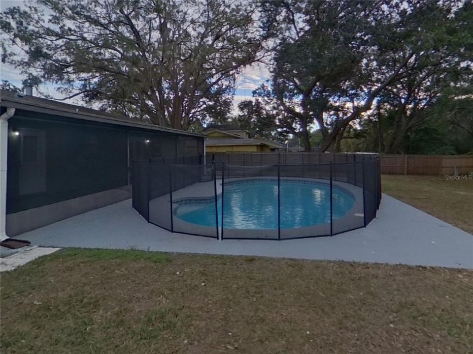 Activo con contrato: $2,099 (3 camas, 2 baños, 1351 Pies cuadrados)