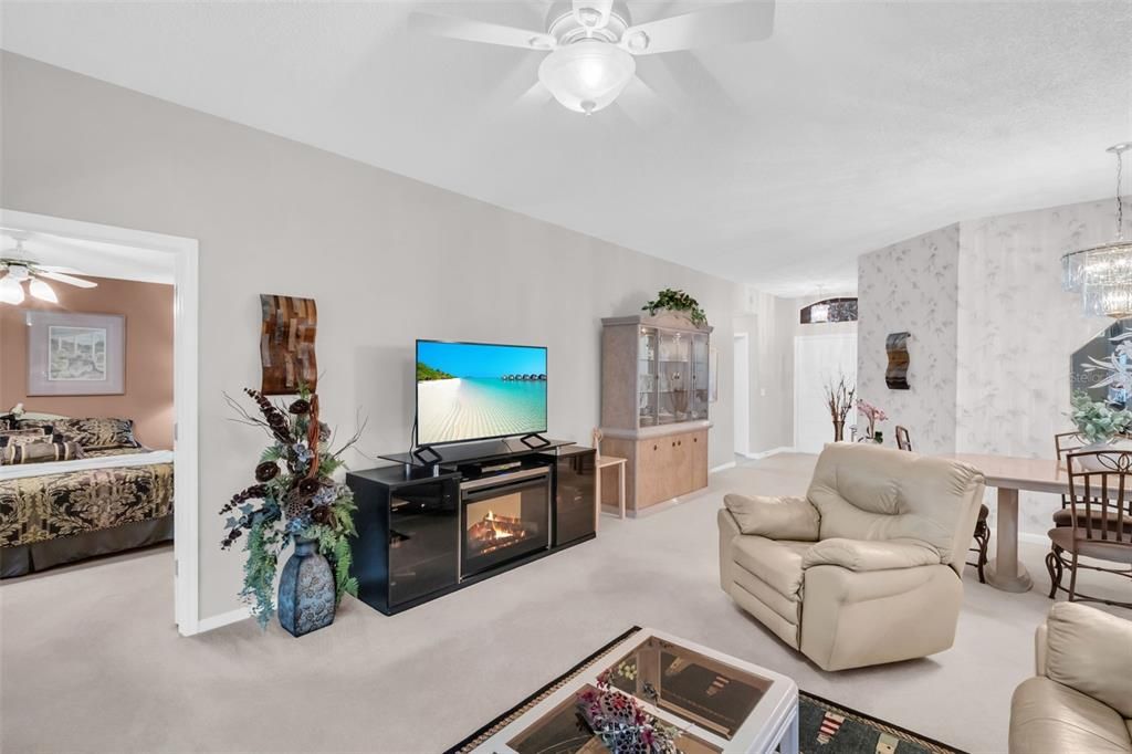 En Venta: $364,900 (2 camas, 2 baños, 1375 Pies cuadrados)