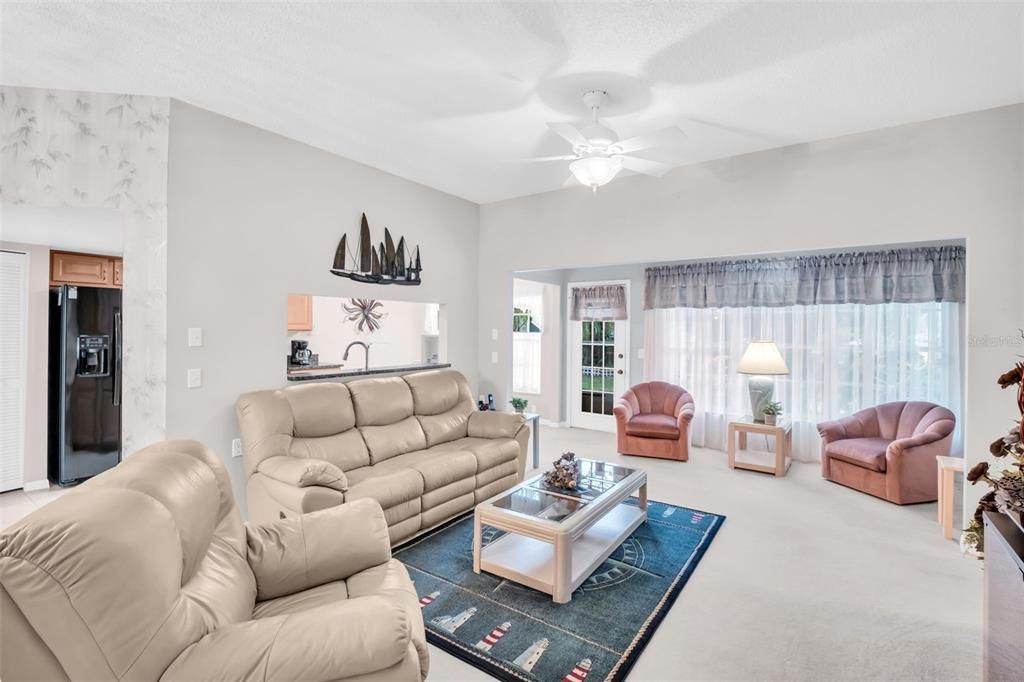 En Venta: $364,900 (2 camas, 2 baños, 1375 Pies cuadrados)