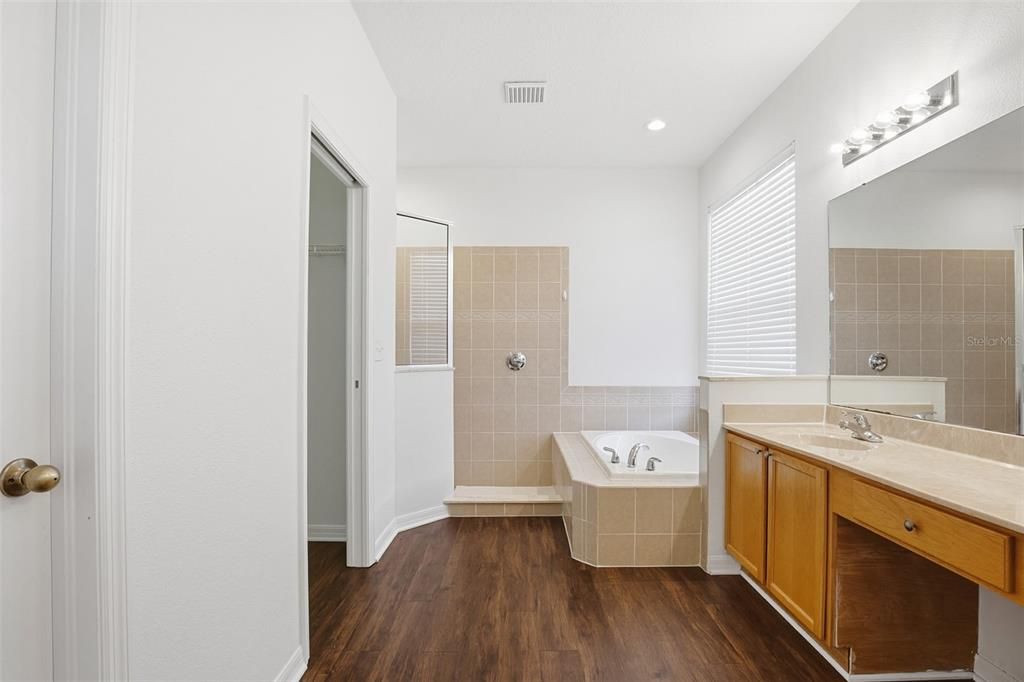 For Sale: $345,000 (3 beds, 2 baths, 2119 Square Feet)