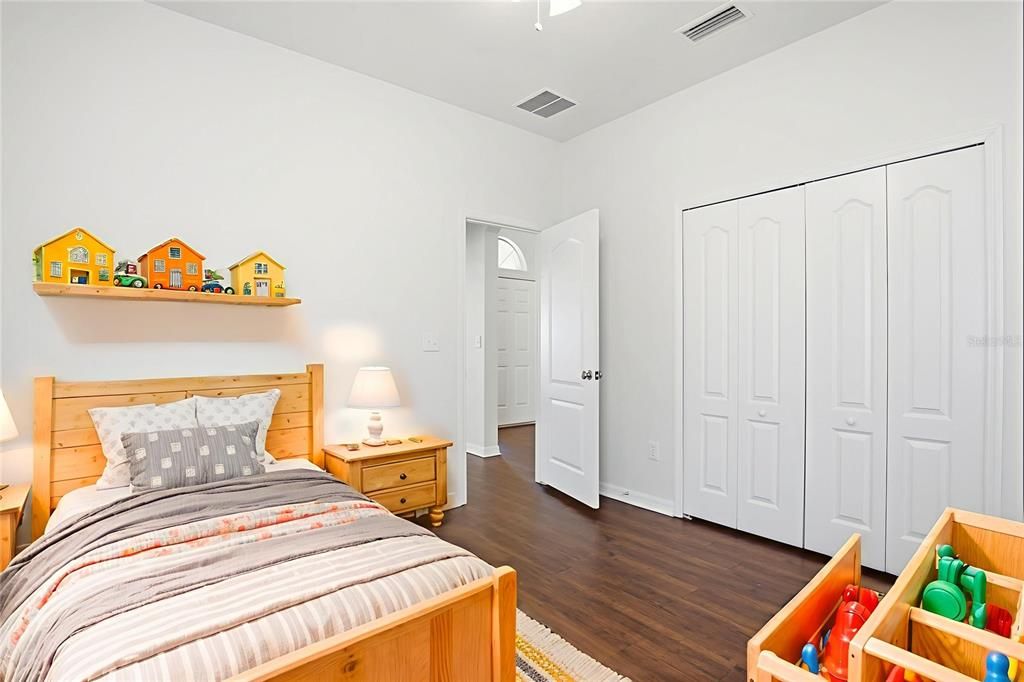 For Sale: $345,000 (3 beds, 2 baths, 2119 Square Feet)