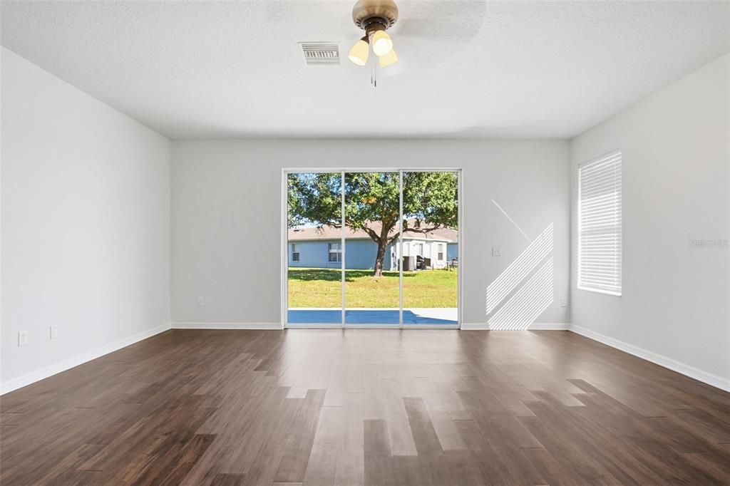 For Sale: $345,000 (3 beds, 2 baths, 2119 Square Feet)