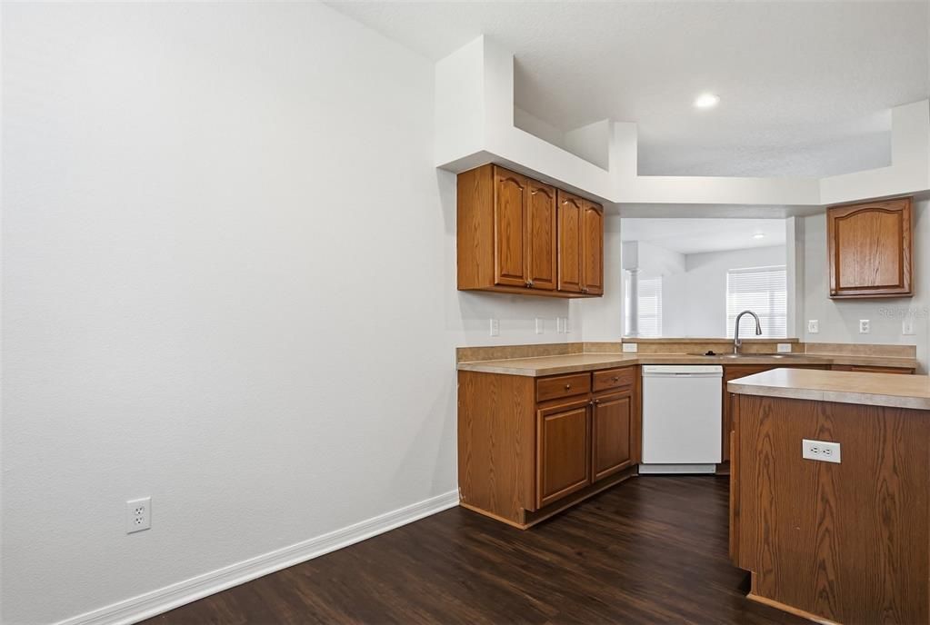 For Sale: $345,000 (3 beds, 2 baths, 2119 Square Feet)