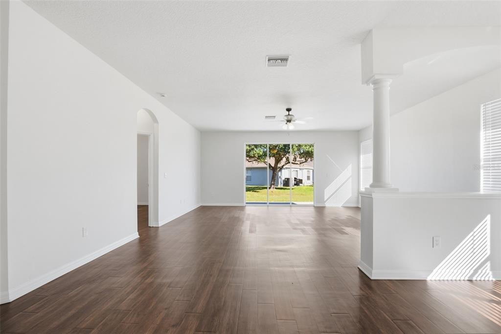 For Sale: $345,000 (3 beds, 2 baths, 2119 Square Feet)