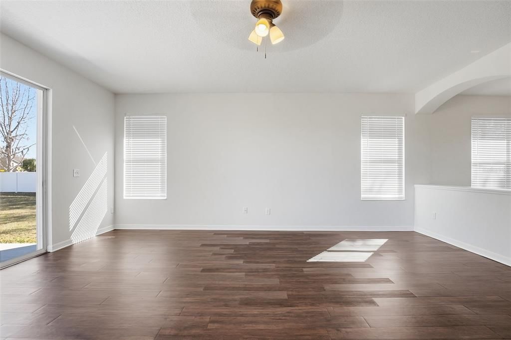 For Sale: $345,000 (3 beds, 2 baths, 2119 Square Feet)