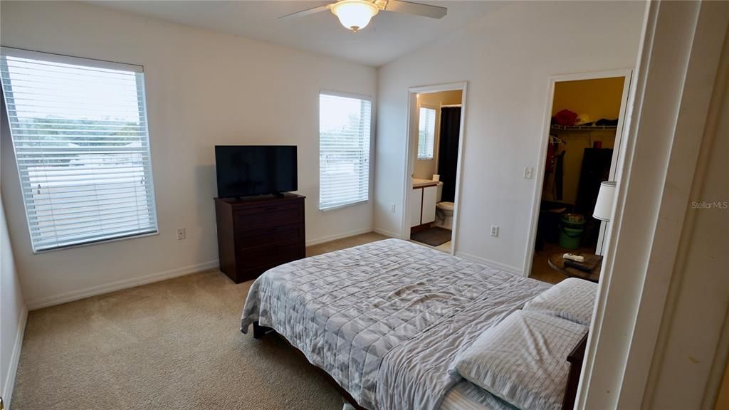 待售: $247,999 (2 贝兹, 2 浴室, 1398 平方英尺)