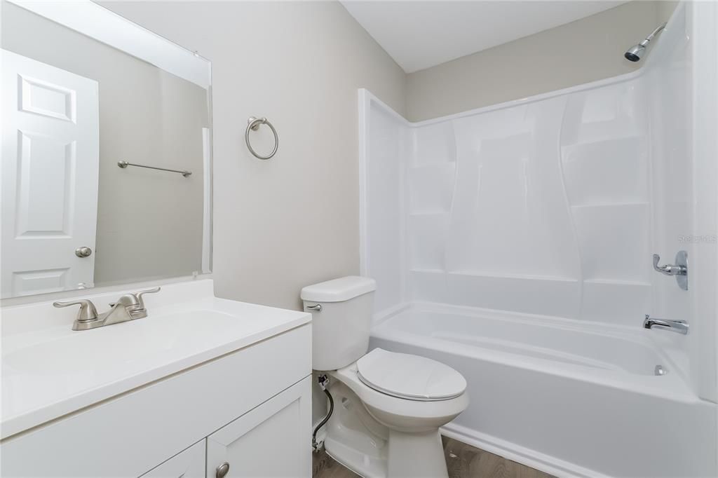 出租: $2,390 (3 贝兹, 2 浴室, 1208 平方英尺)