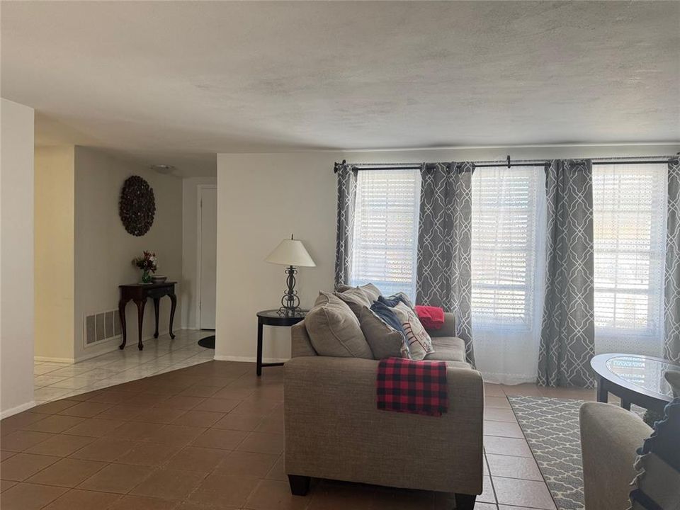 For Sale: $269,000 (3 beds, 2 baths, 1811 Square Feet)