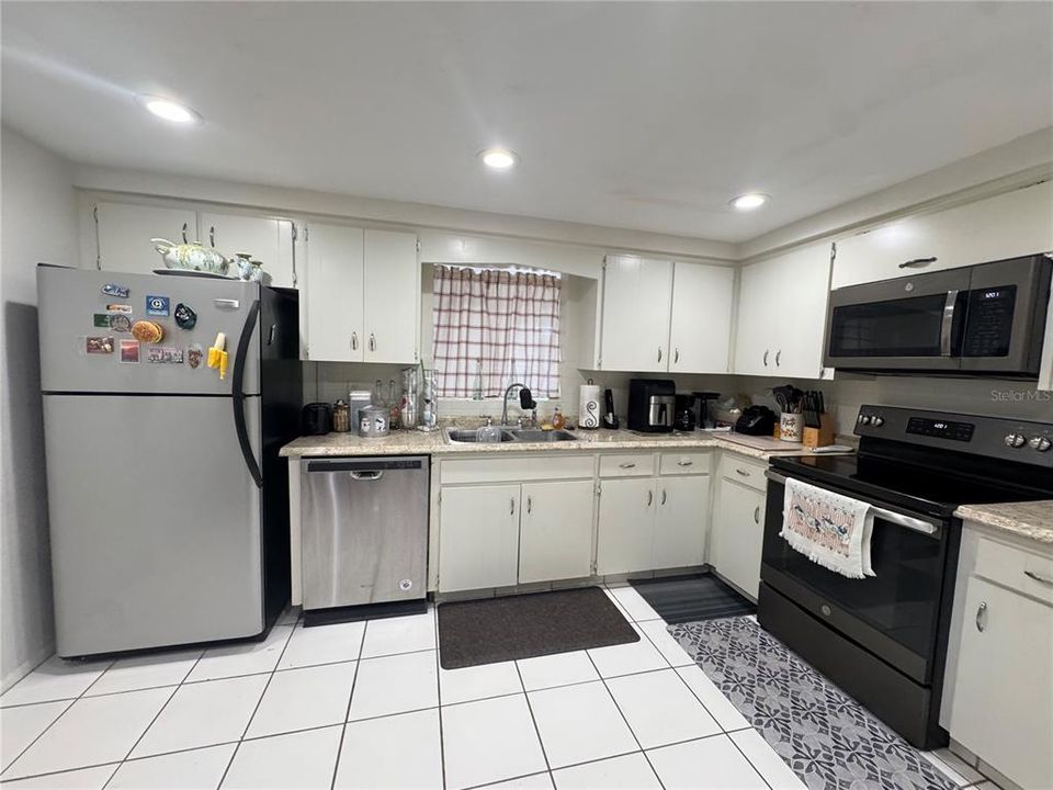 For Sale: $269,000 (3 beds, 2 baths, 1811 Square Feet)