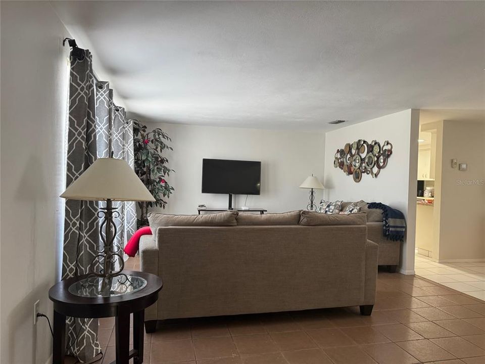 For Sale: $269,000 (3 beds, 2 baths, 1811 Square Feet)