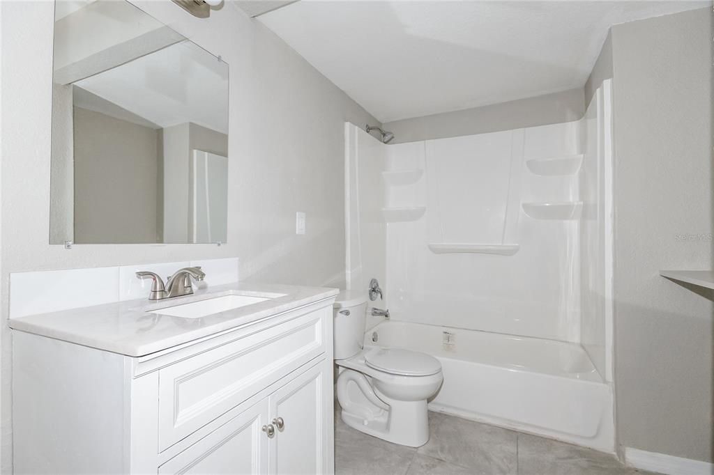 出租: $2,200 (3 贝兹, 2 浴室, 1104 平方英尺)