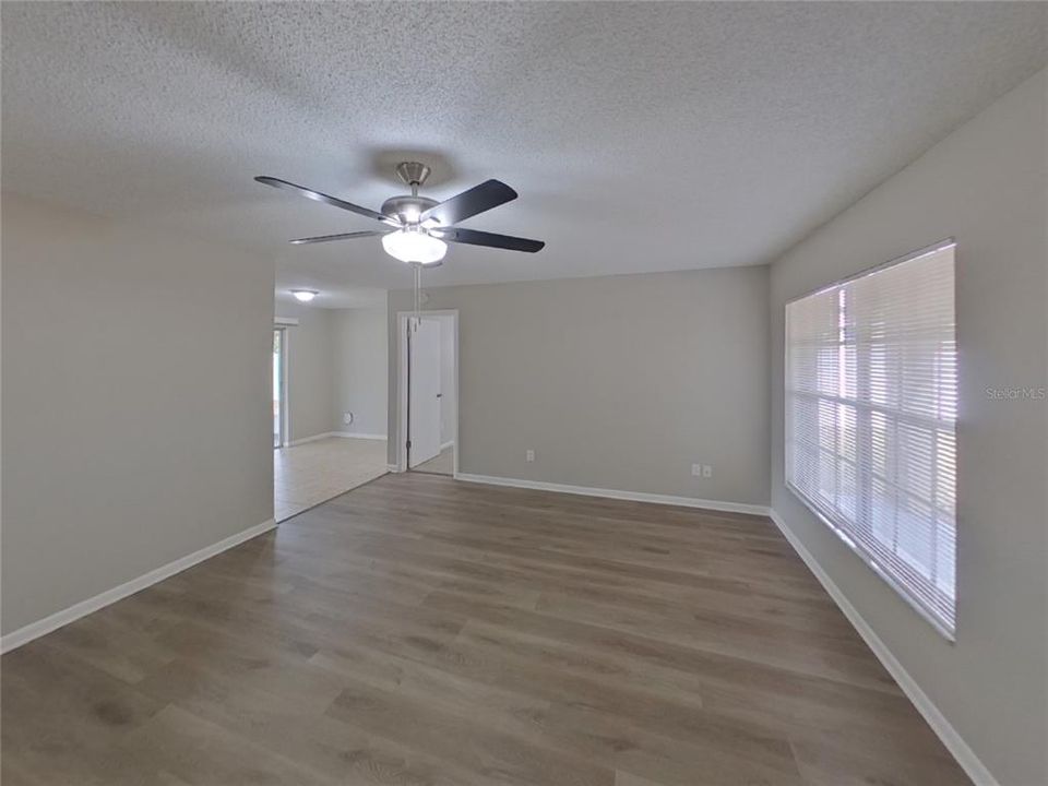 出租: $1,949 (2 贝兹, 2 浴室, 1208 平方英尺)